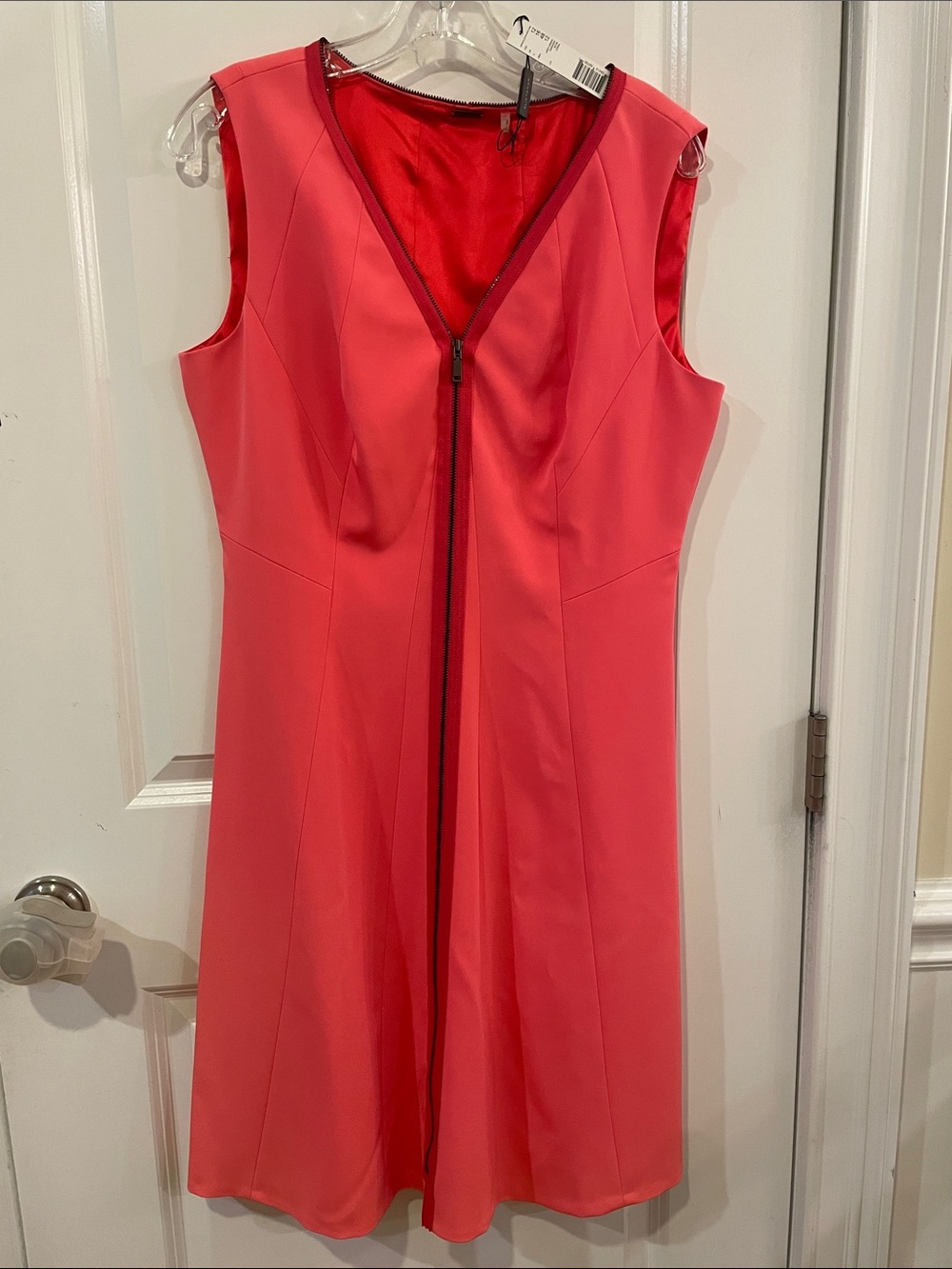 Elle Tahari Lined Sleeveless Coral Full Zip-Front DressNWT Vintage, size 12